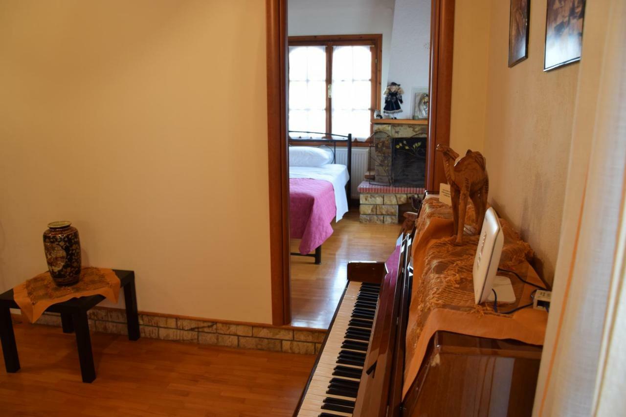Appartement Lena's & Zoe's à Néa Péramos Extérieur photo