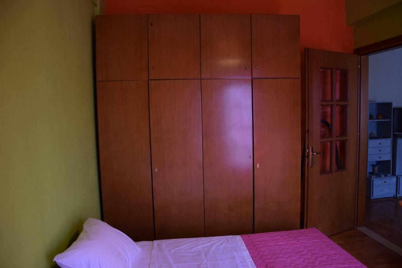 Appartement Lena's & Zoe's à Néa Péramos Extérieur photo